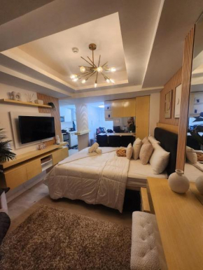 Side Wall Condo